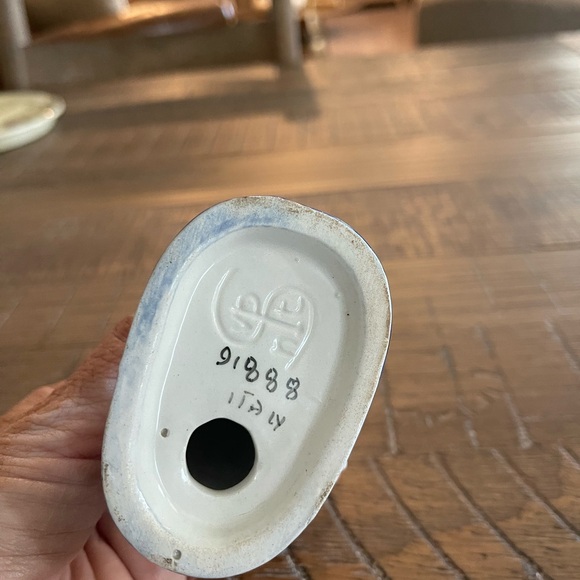 Italian Ceramic Staffordshire
Dalmatian dog by Mottahedeh - Picture 4 of 8